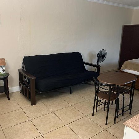 Quiet Cozy Efficiency Apartman Hollywood Kültér fotó