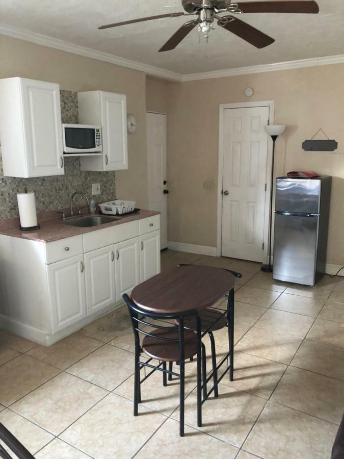 Quiet Cozy Efficiency Apartman Hollywood Kültér fotó